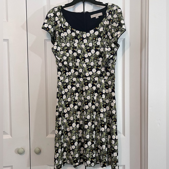 Loft dress - Picture 1 of 3